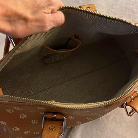 Dooney and Bournke Vintage handbag w/accessories - Picture 4 of 9